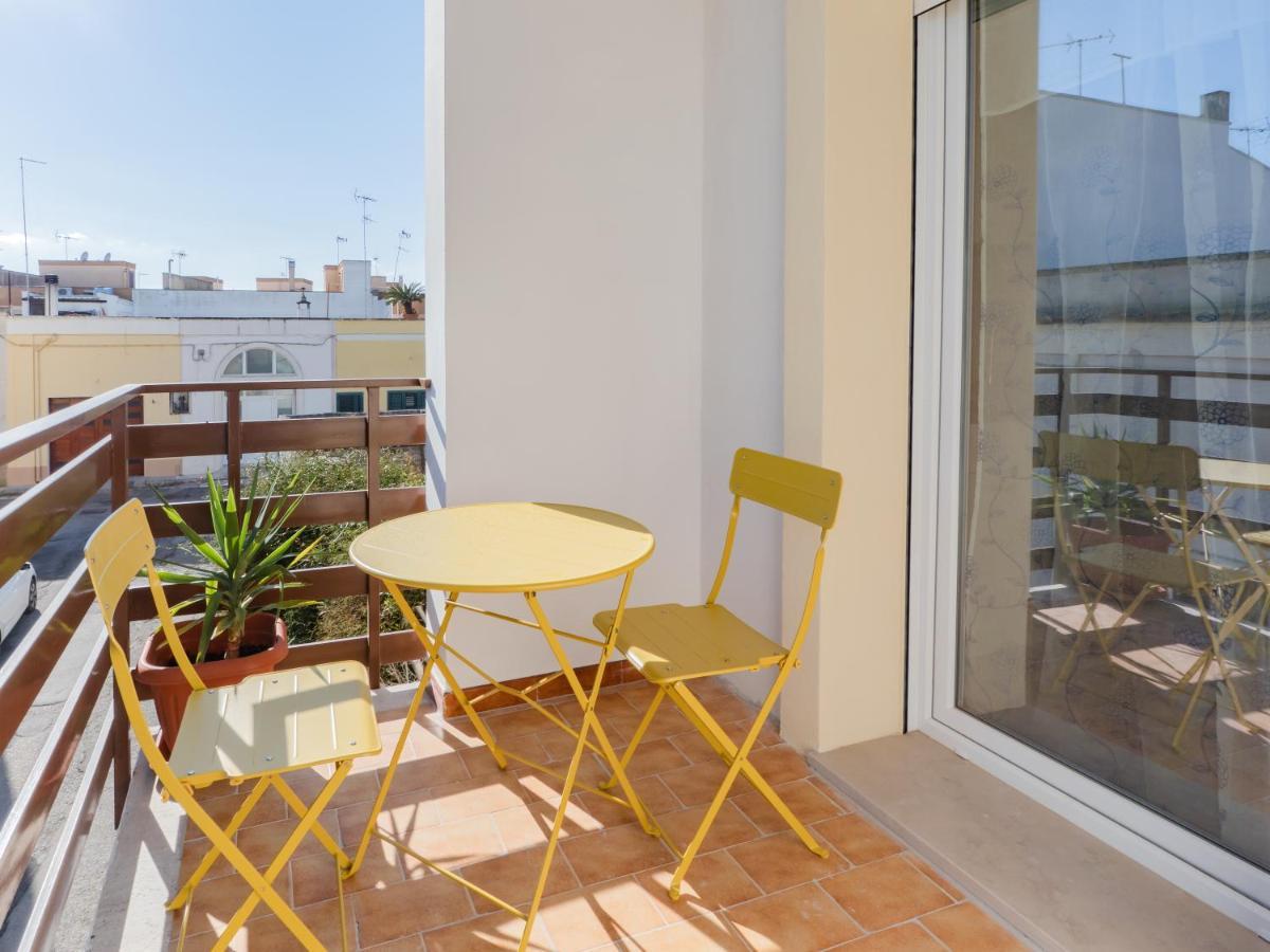 Squinzano Salento 4 Stars - Blue & Yellow מראה חיצוני תמונה