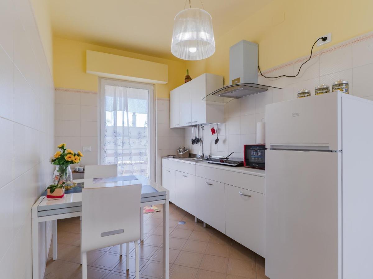 Squinzano Salento 4 Stars - Blue & Yellow מראה חיצוני תמונה