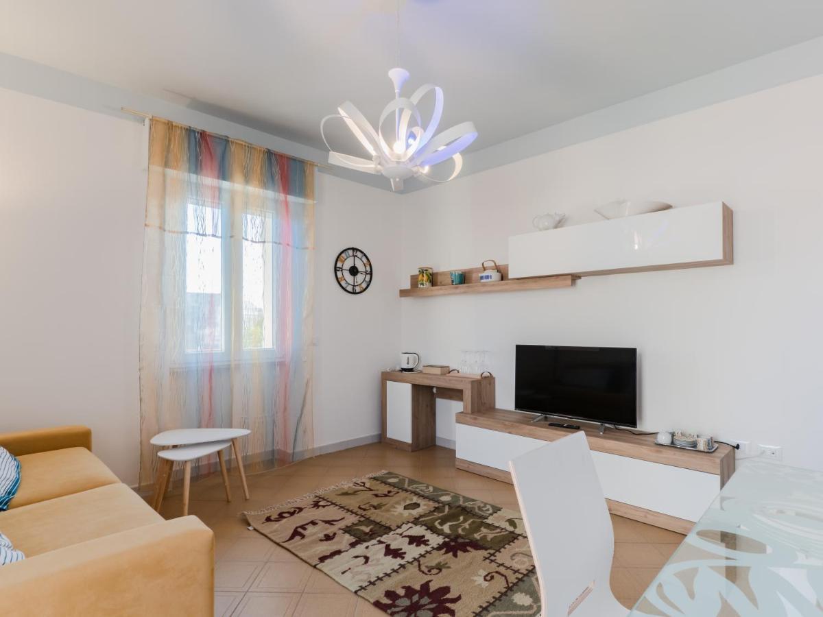 Squinzano Salento 4 Stars - Blue & Yellow מראה חיצוני תמונה