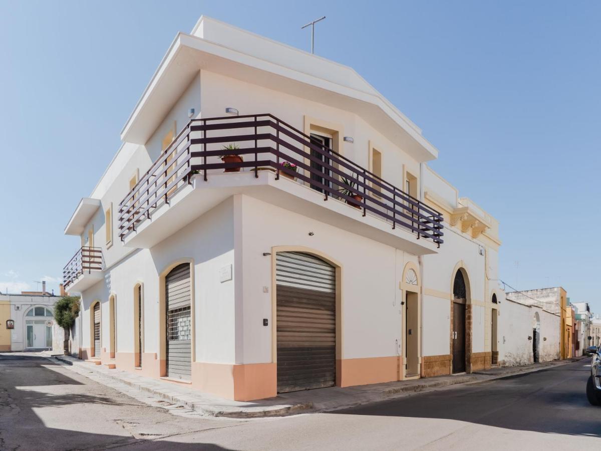 Squinzano Salento 4 Stars - Blue & Yellow מראה חיצוני תמונה